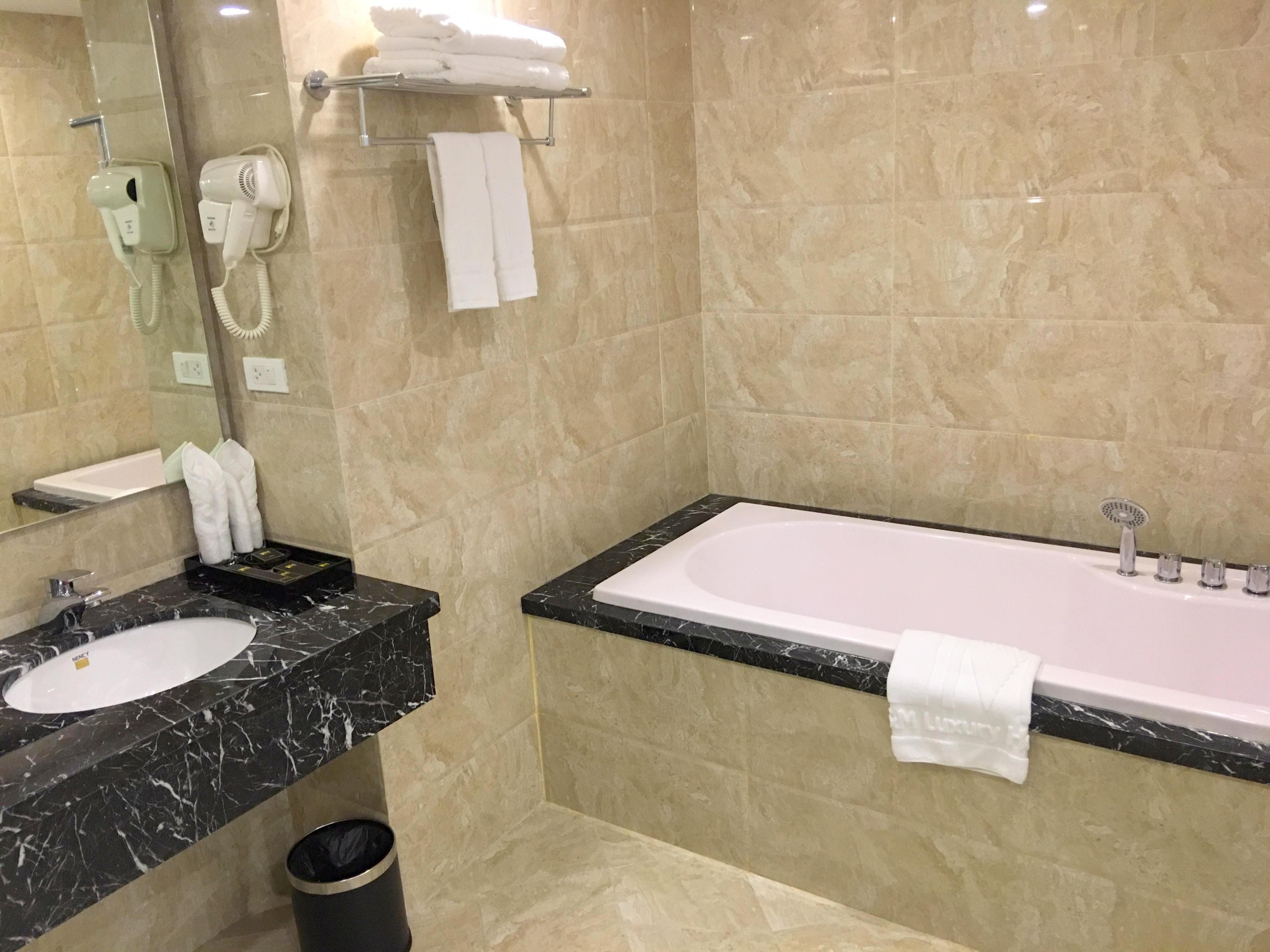 T&M Luxury Hotel Ханой Экстерьер фото